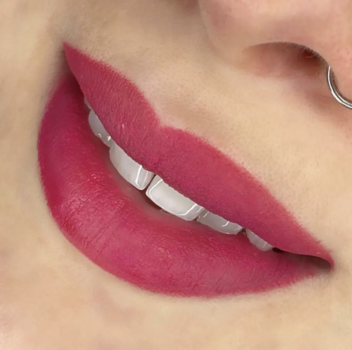 Trucco semipermanente labbra